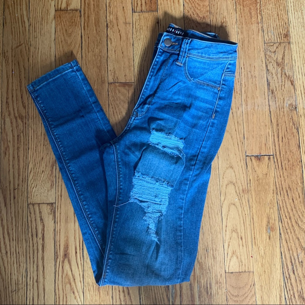 Fashion nova - Distressed jeans